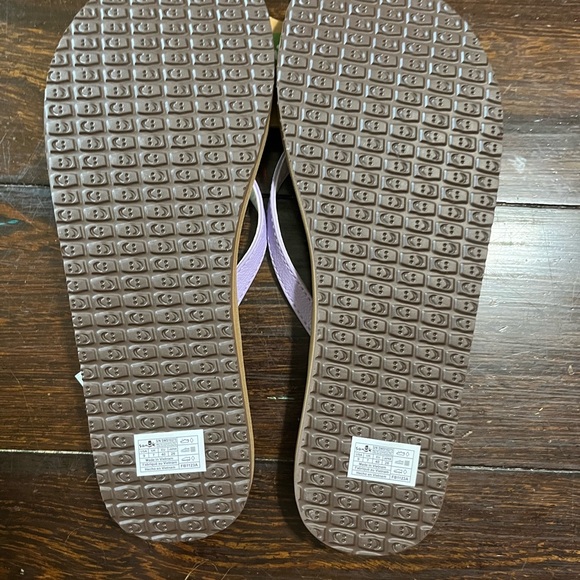 Sanuk new size 9 purple yoga mat flip flops - Picture 4 of 7